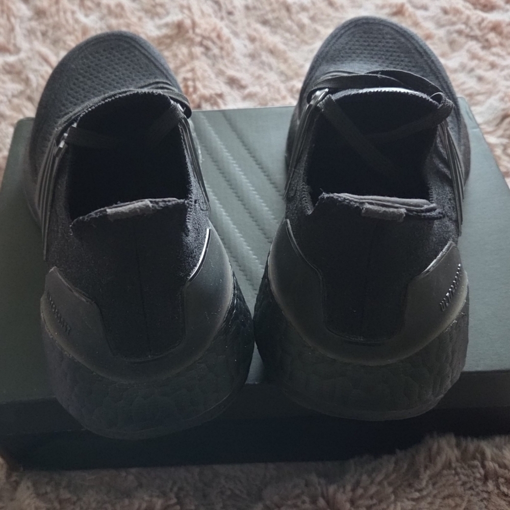 Adidas - Picture 6 of 7